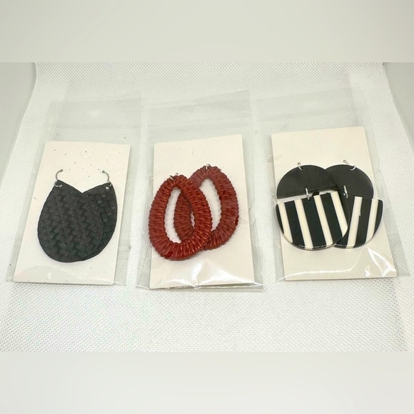 Lot 3 Sets Boutique Earrings. Black/White/Dark Red - Picture 1 of 1
